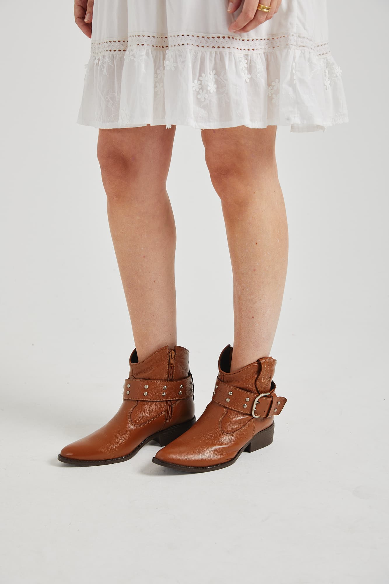 ZB1513 - BOTA NIVA
