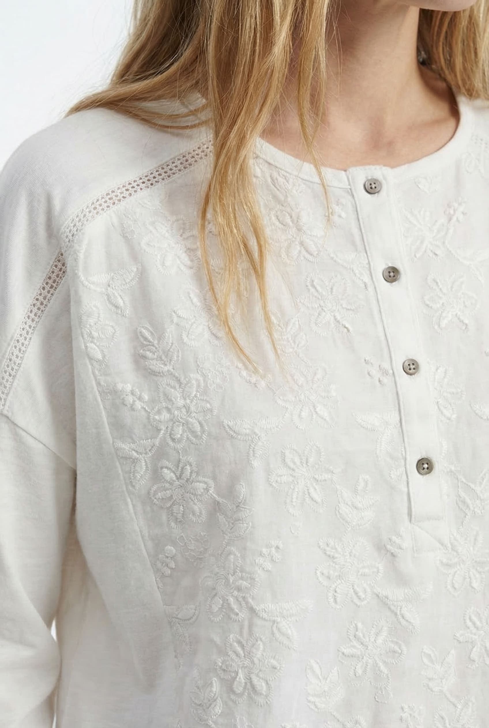 RN1608 - REMERA PAMIR