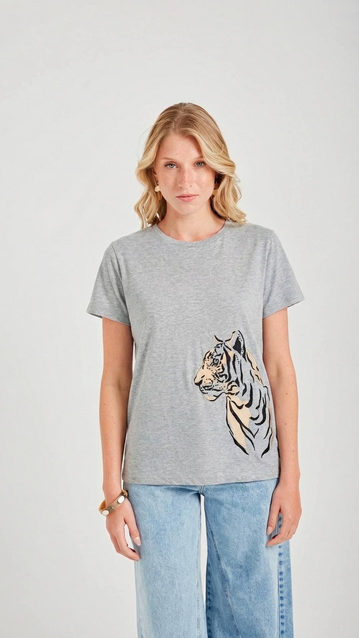 RN2662 - REMERA ABELIA 