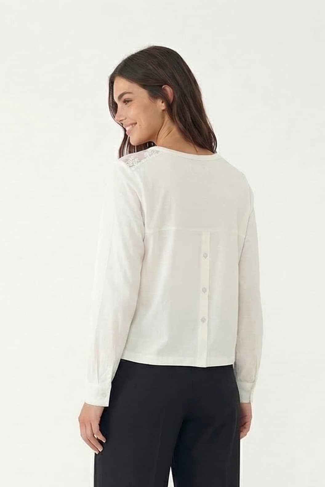 RN1603 - REMERA VICTORIA