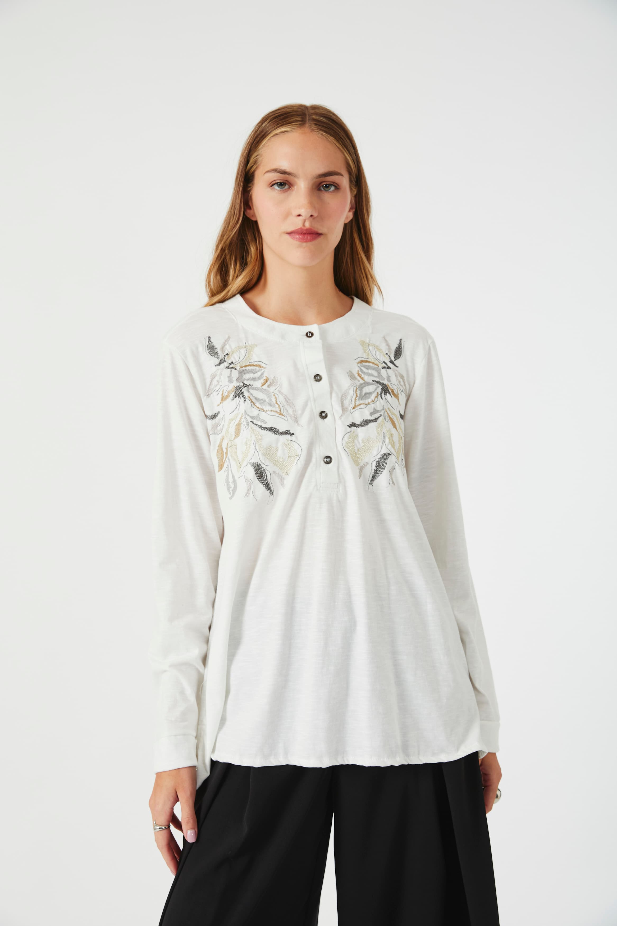 RN1509 - REMERA HUNA