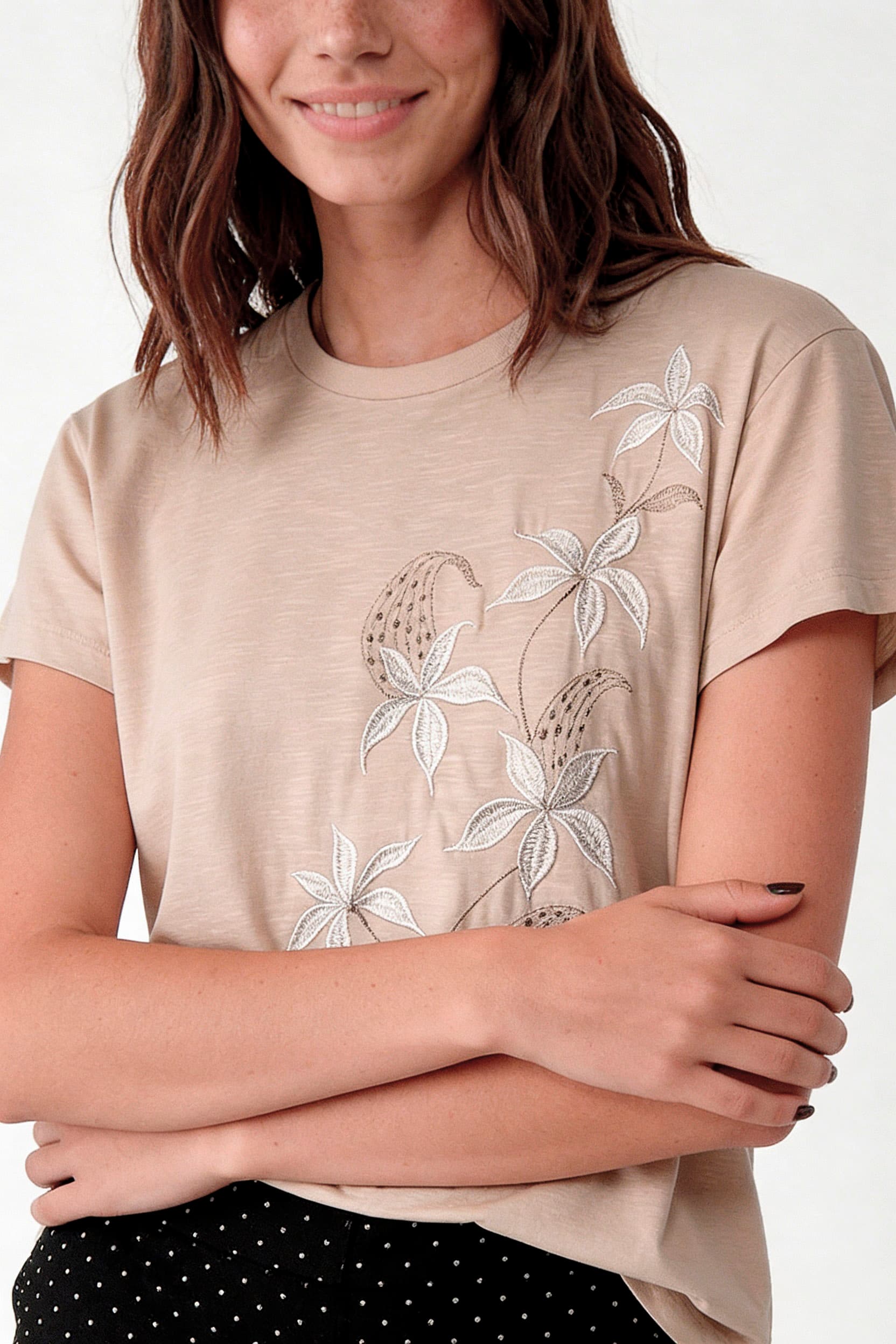 RN1614 - REMERA NIEVES