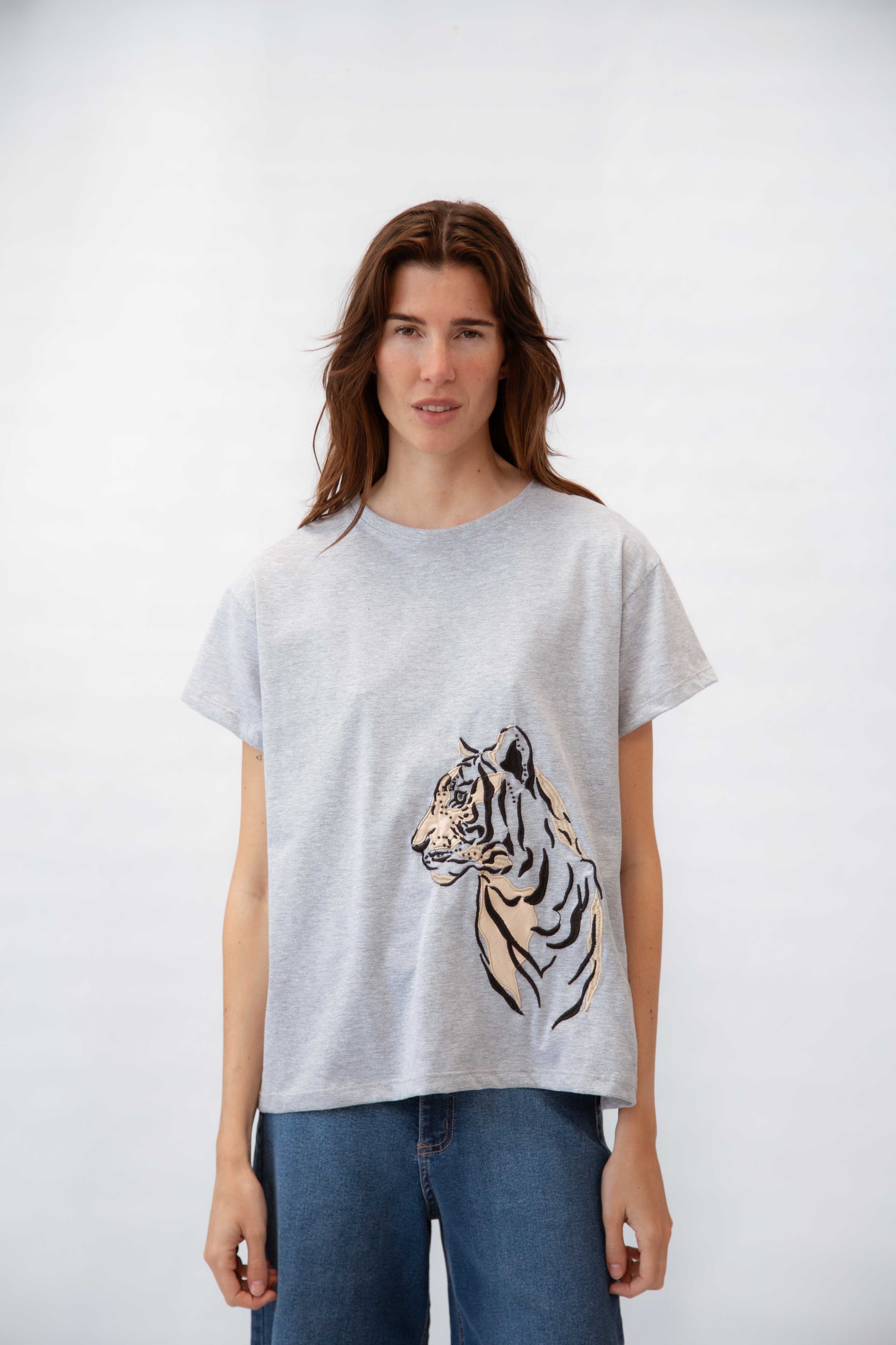 RN2662 - REMERA ABELIA 