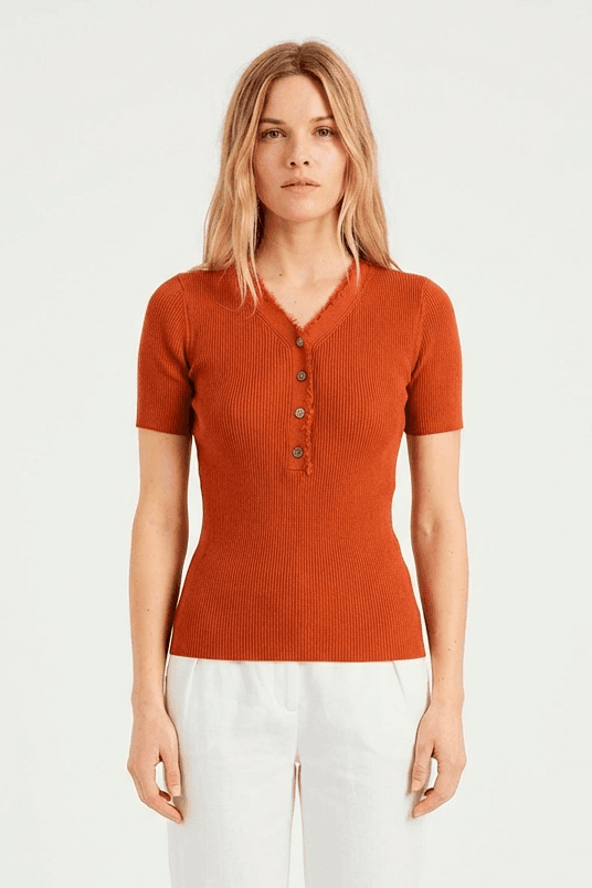 RC2605 - REMERA TEJIDA AVI