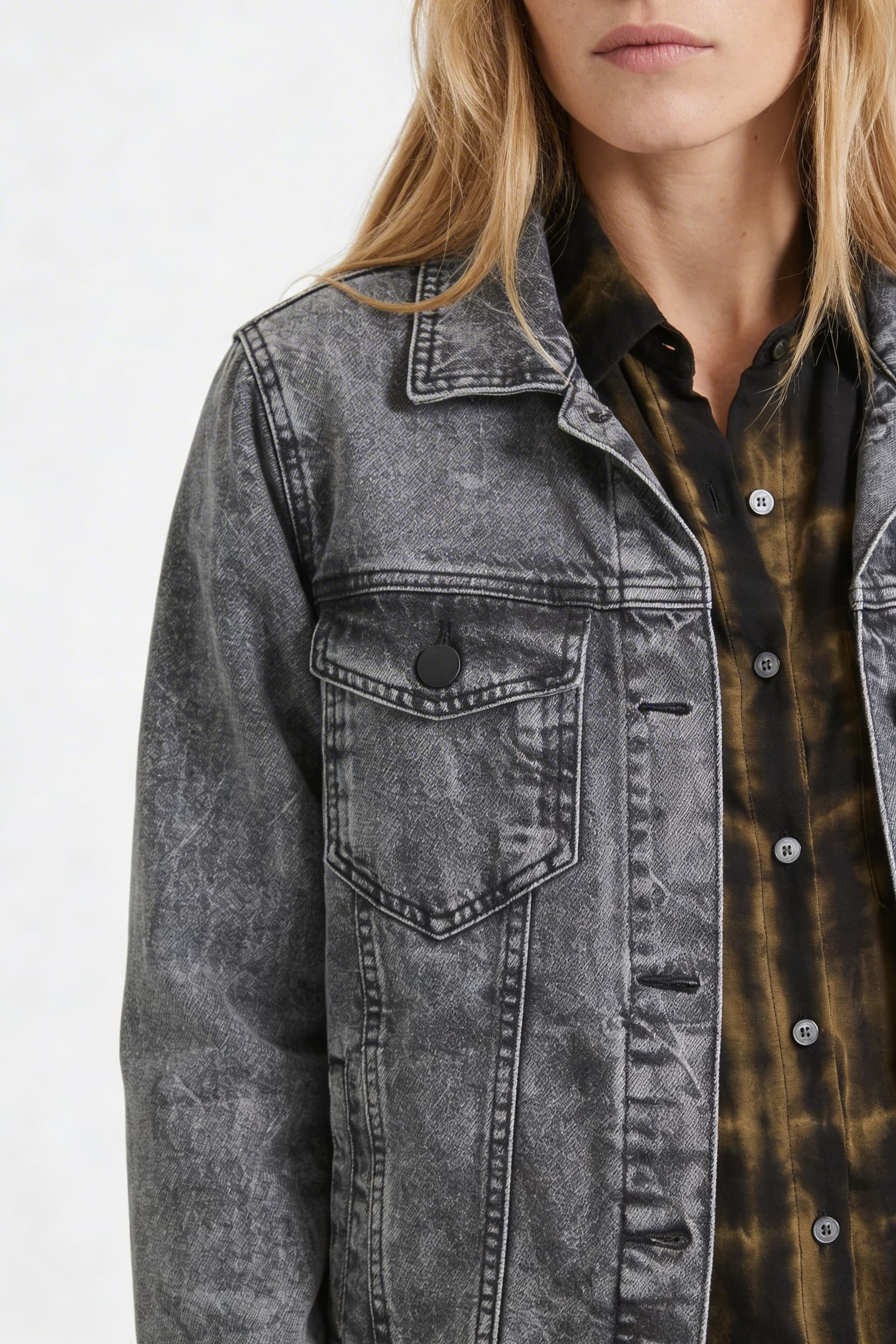 JN2506 - CHAQUETA PRUNA