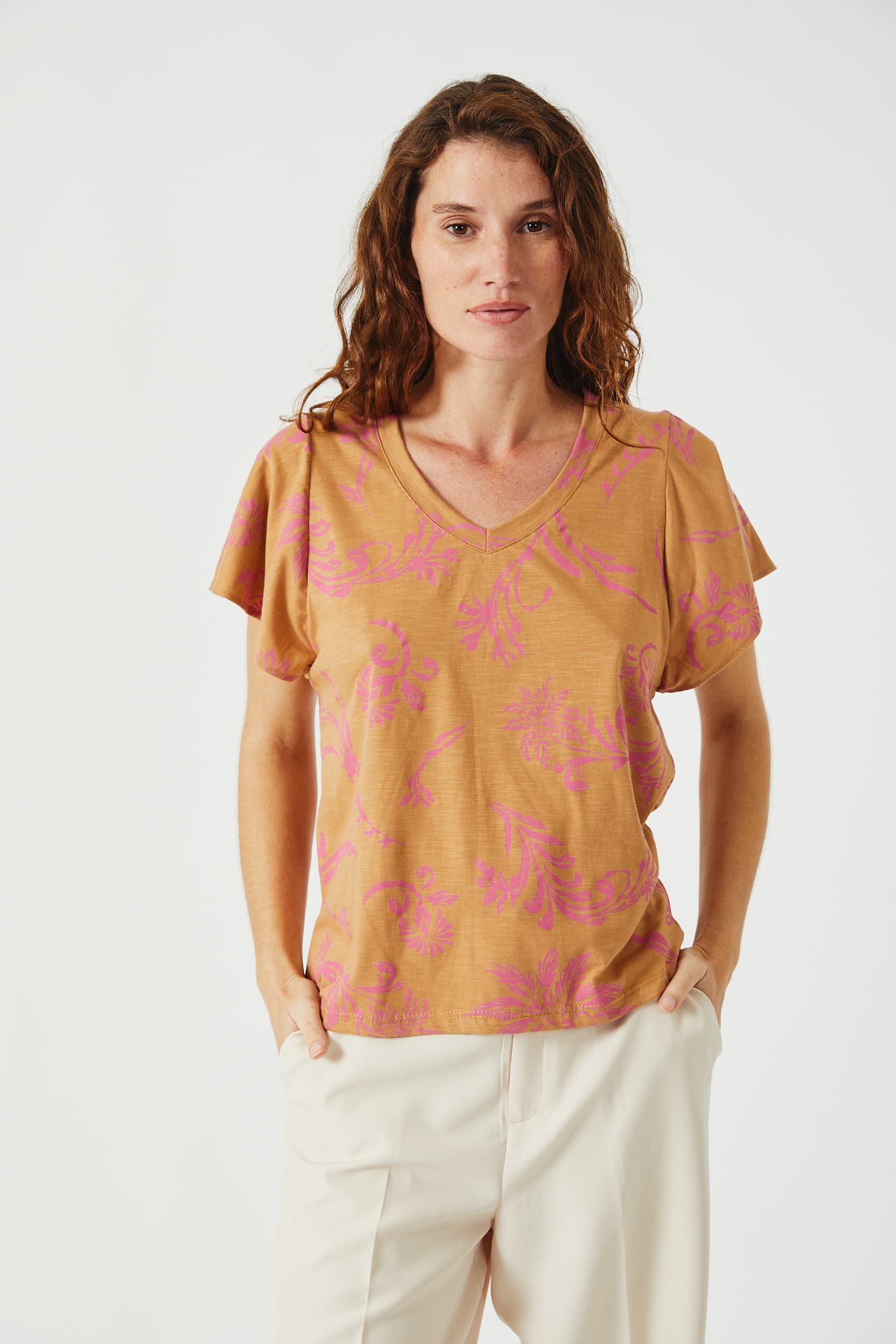 RN1537 - REMERA AKIRA