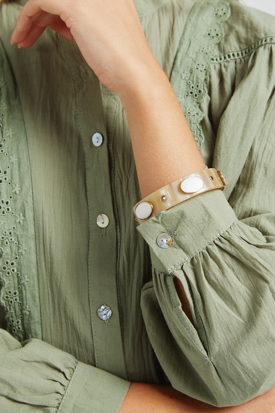 AI1503 - PULSERA ISOLDE